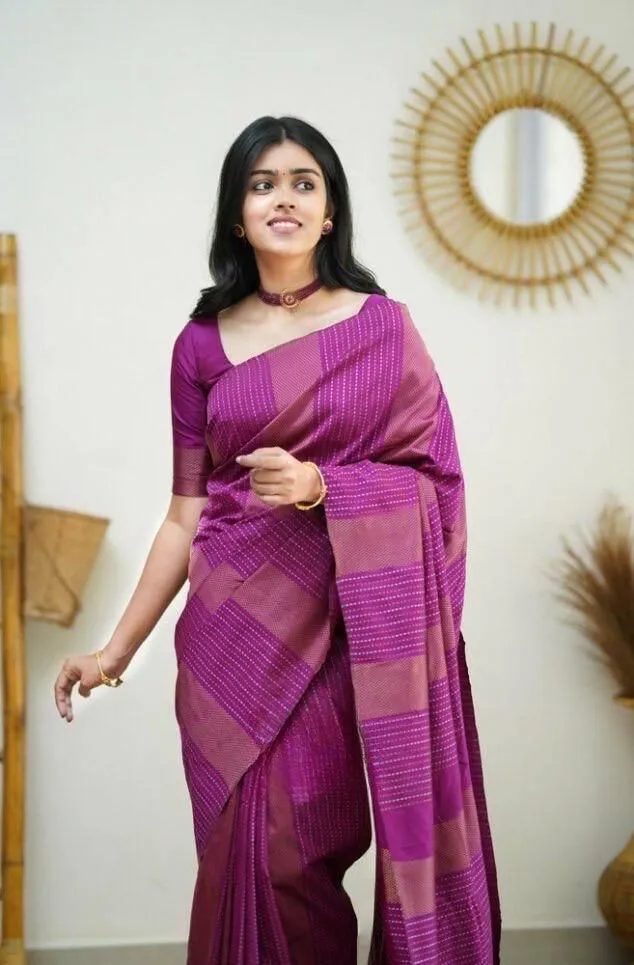 Scintilla Magenta Soft Silk Saree With Seraglio Blouse Piece