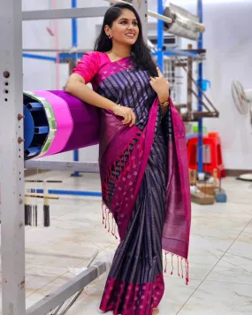 Sonorous Navy Blue Soft Silk Saree With Posh Blouse Piece