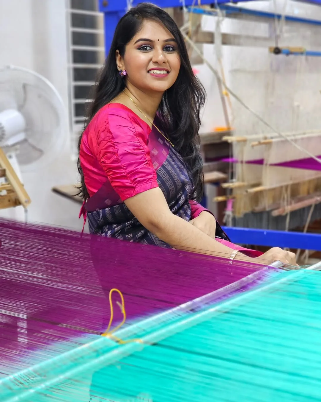 Sonorous Navy Blue Soft Silk Saree With Posh Blouse Piece